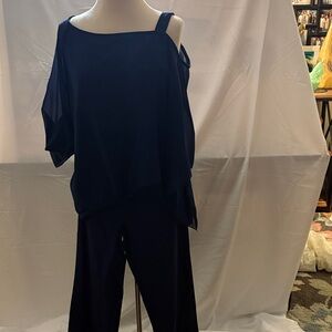 Chic Women's Navy Pant Suit